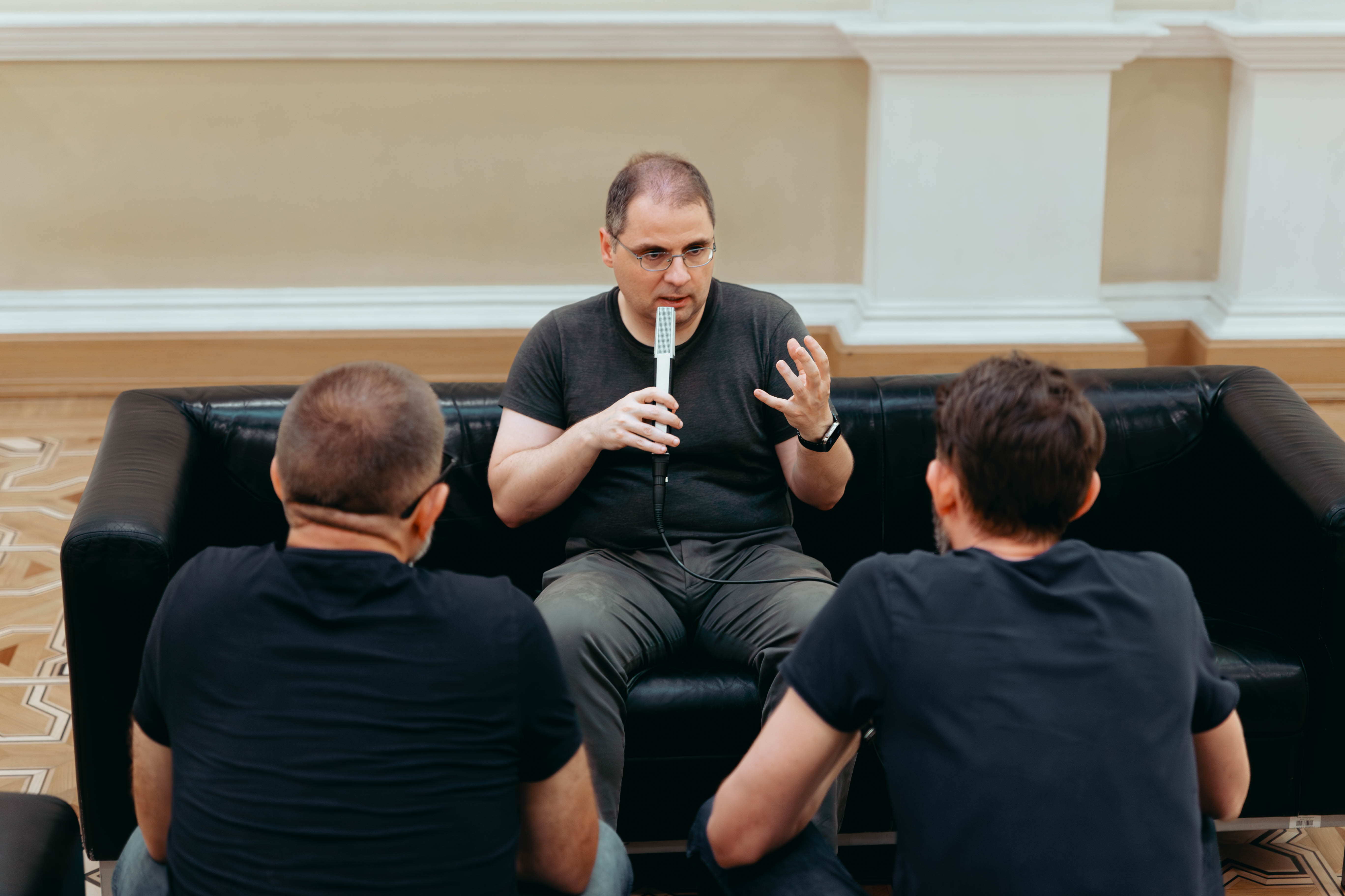 Prof. Aleksander Mądry (OpenAI) w rozmowie z prowadzącymi podcast